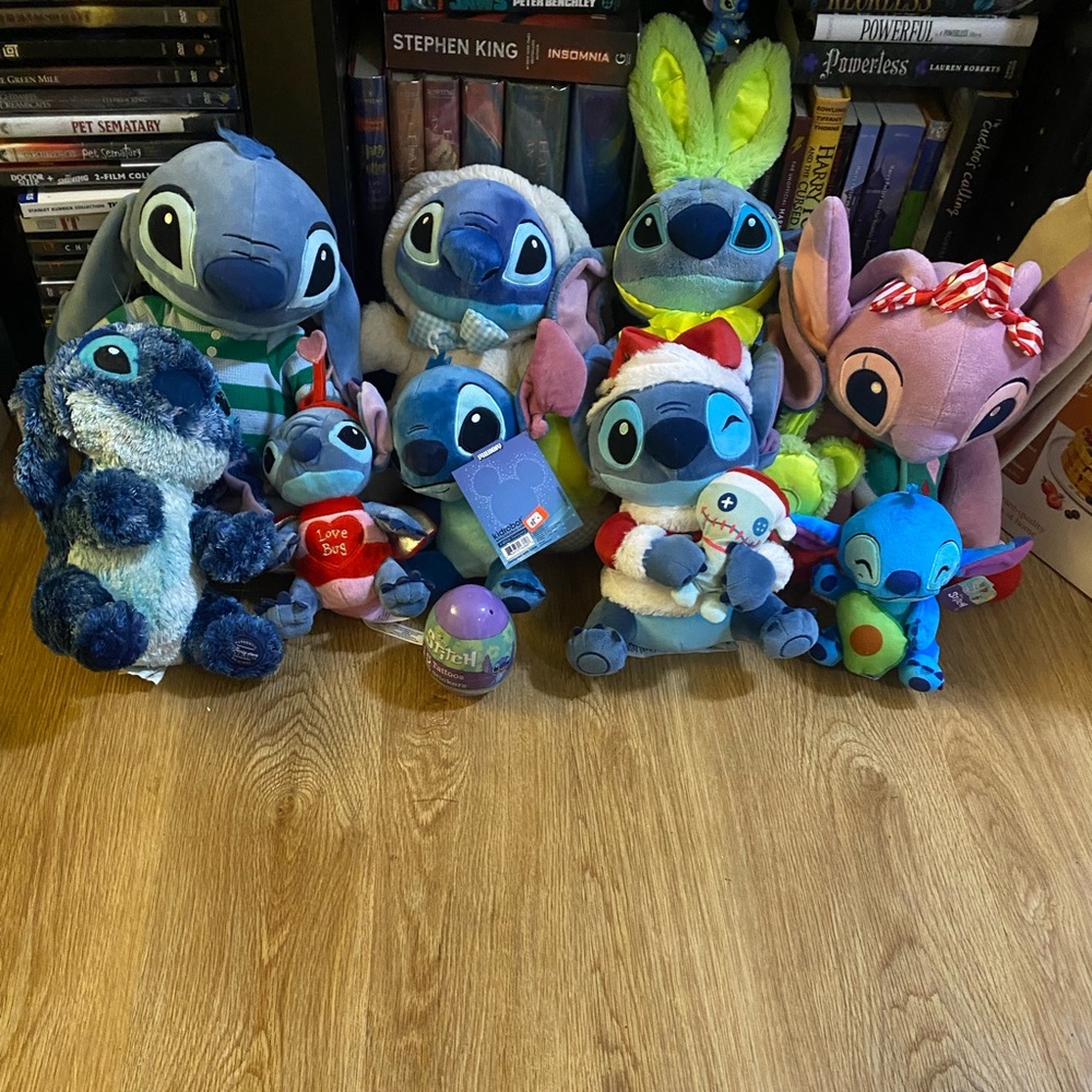 Disney Stitch holiday plush set